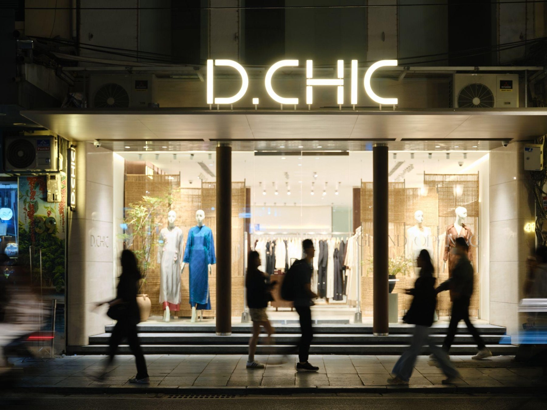 D.CHIC 41 Tràng Tiền — a fashion destination in the heart of Hanoi.