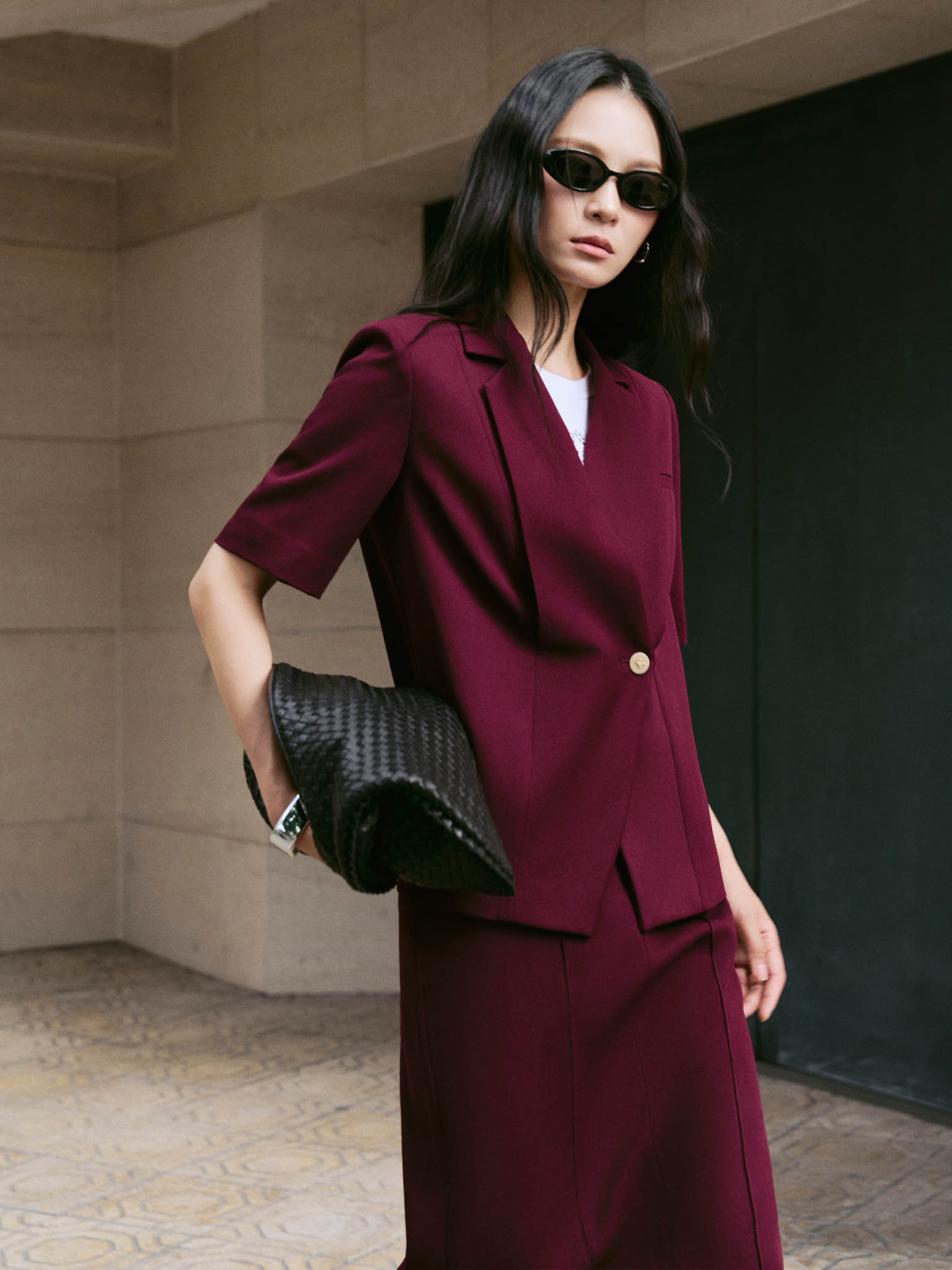 Short-Sleeve V-Neck Jacket with Rounded Hem
