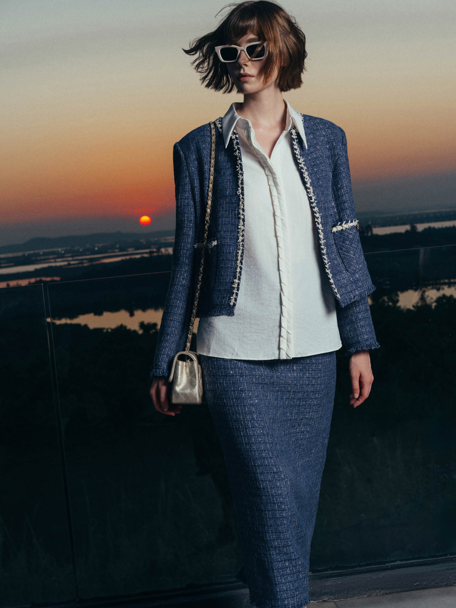 Round-Neck Tweed Jacket with Contrast Trim and Fringed Hem_CV.5-1414