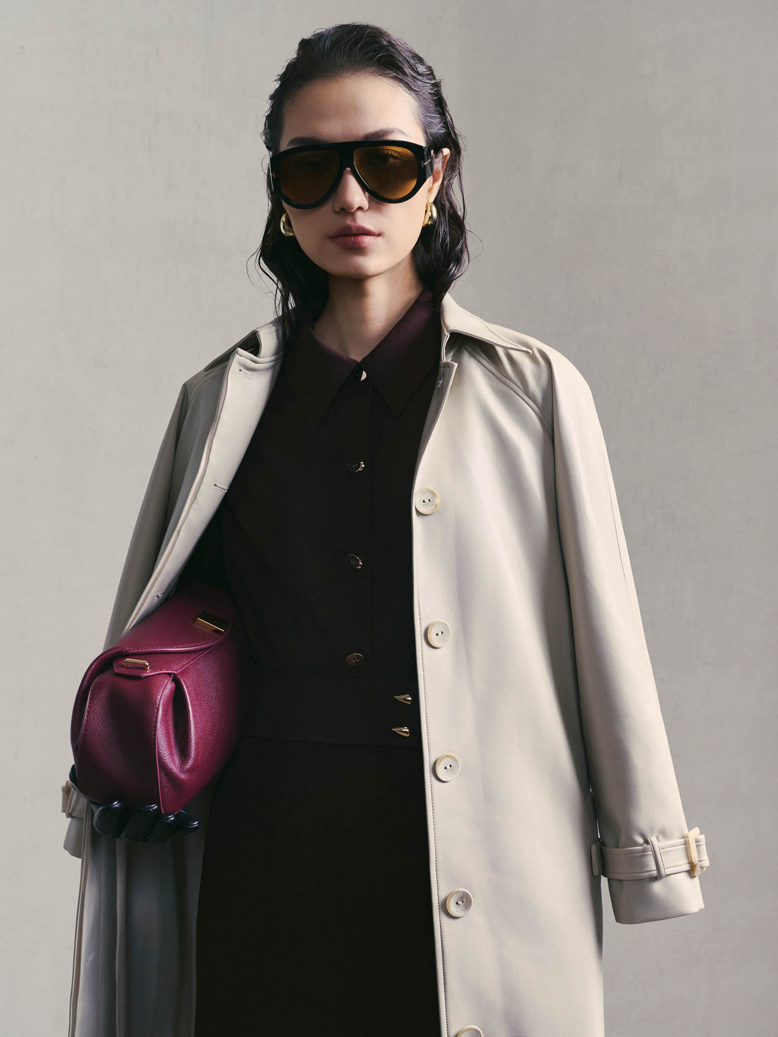 Classic-Collar Shirt with Asymmetric Cuffs_CV.2-1235