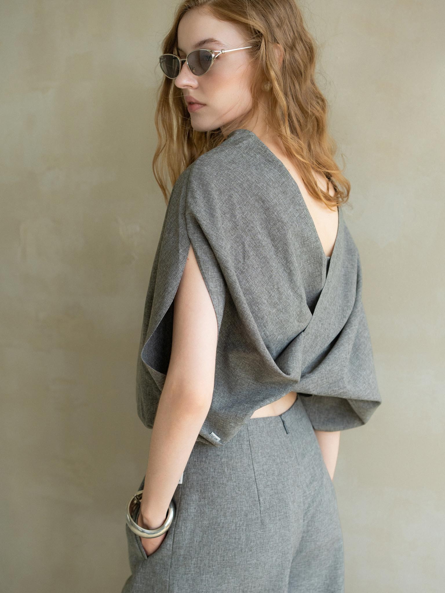 Batwing Top with Twist Back_Q.2-1014